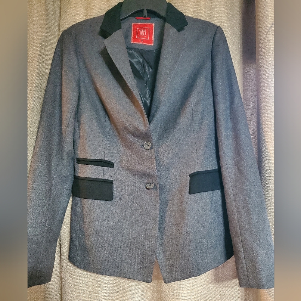 Grey and Black Blazer Tiffi brand 2 button closure long sleeve